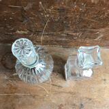 Paire bouteilles en verre moulé