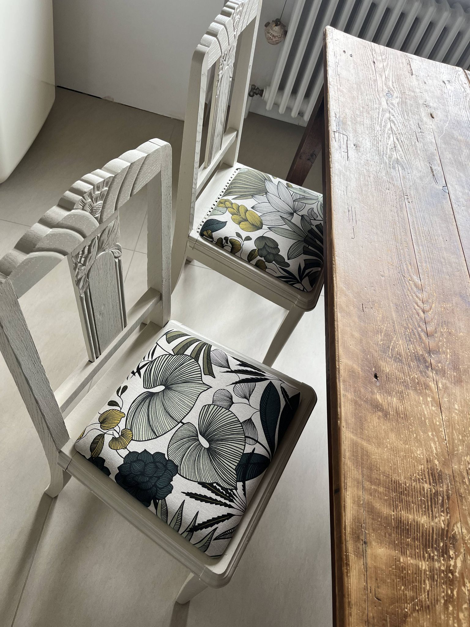 5 relooked antique chairs