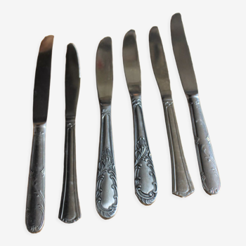 Lot 6 couteaux métal décors dépareillés par paire
