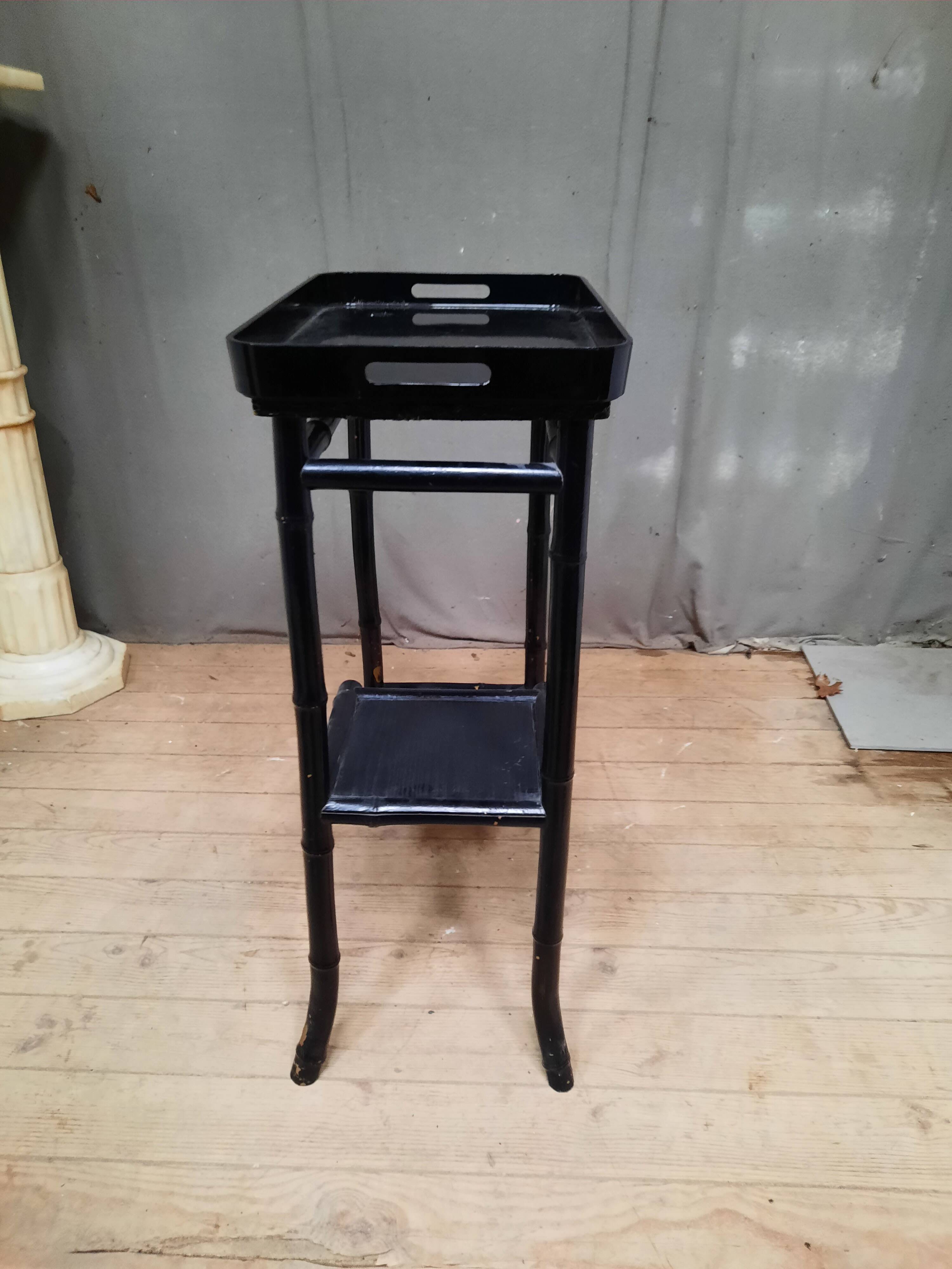 Far Eastern tray table