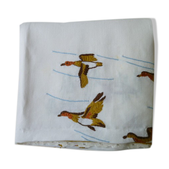 Hand embroidered linen nape 1.95 x 1.70 m