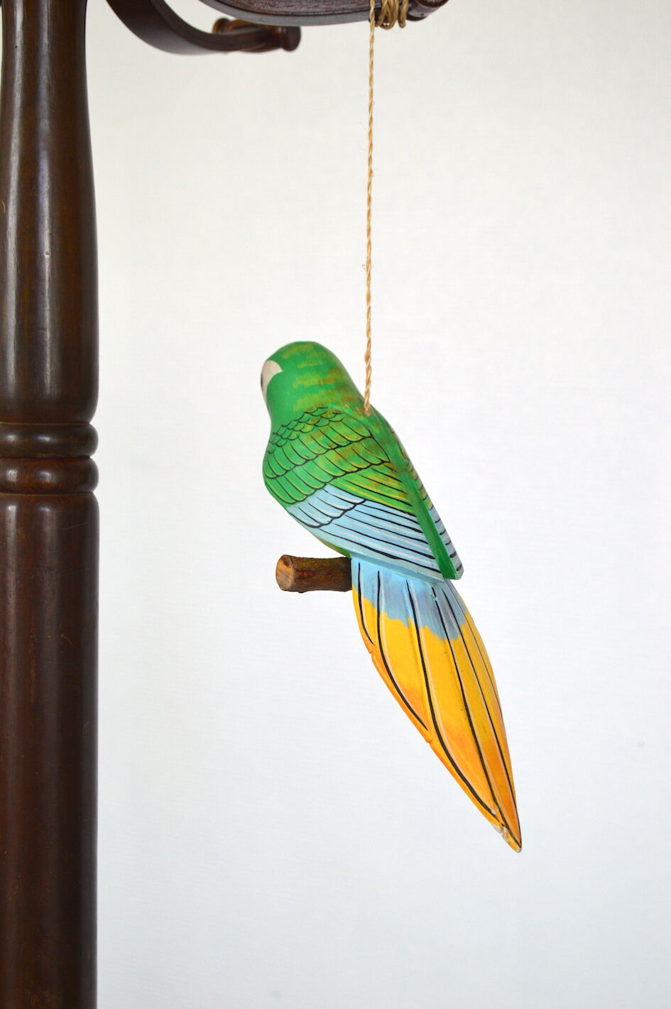 Wooden parrot to hang
