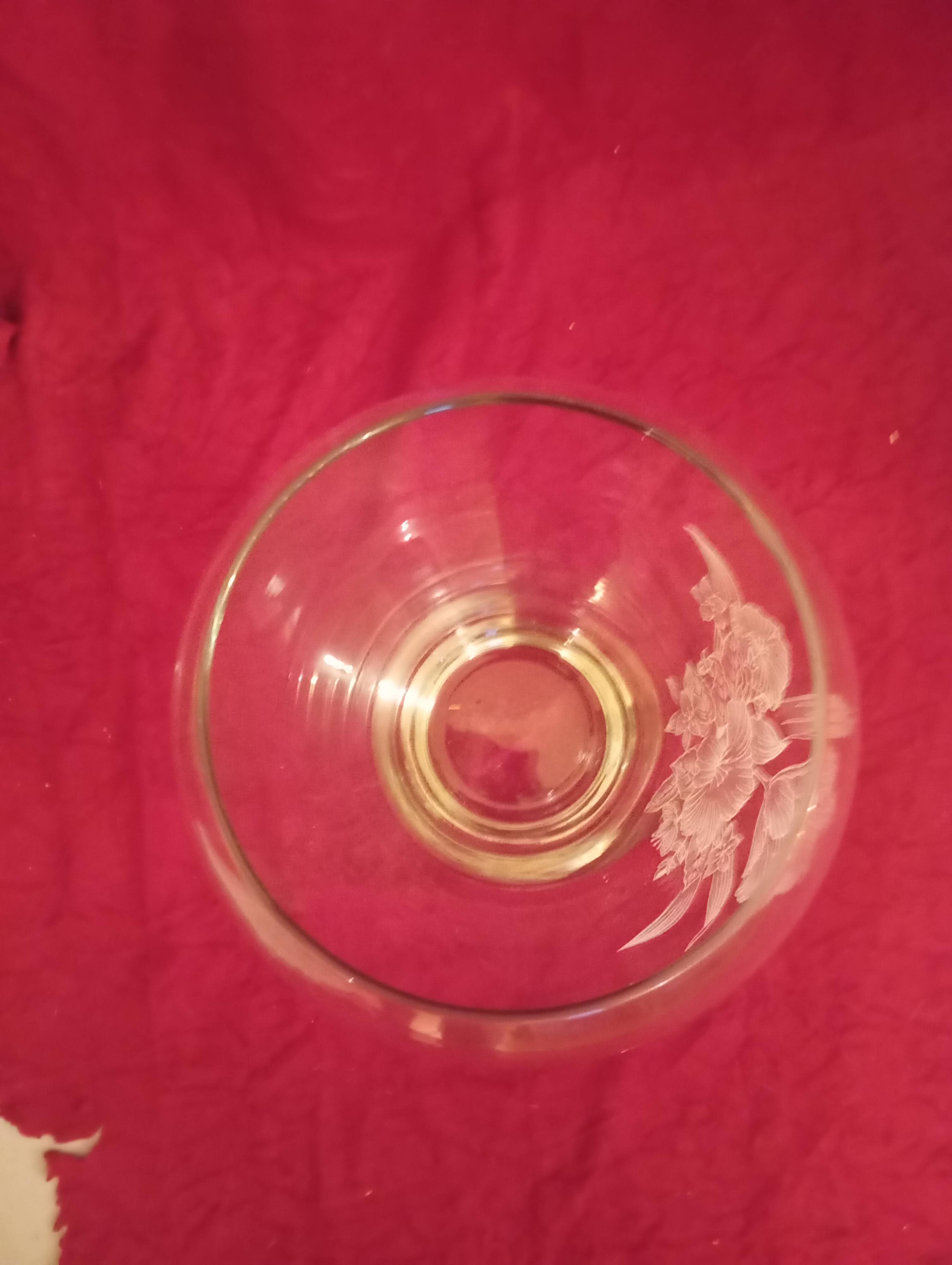 Engraved glass vase with floral pattern