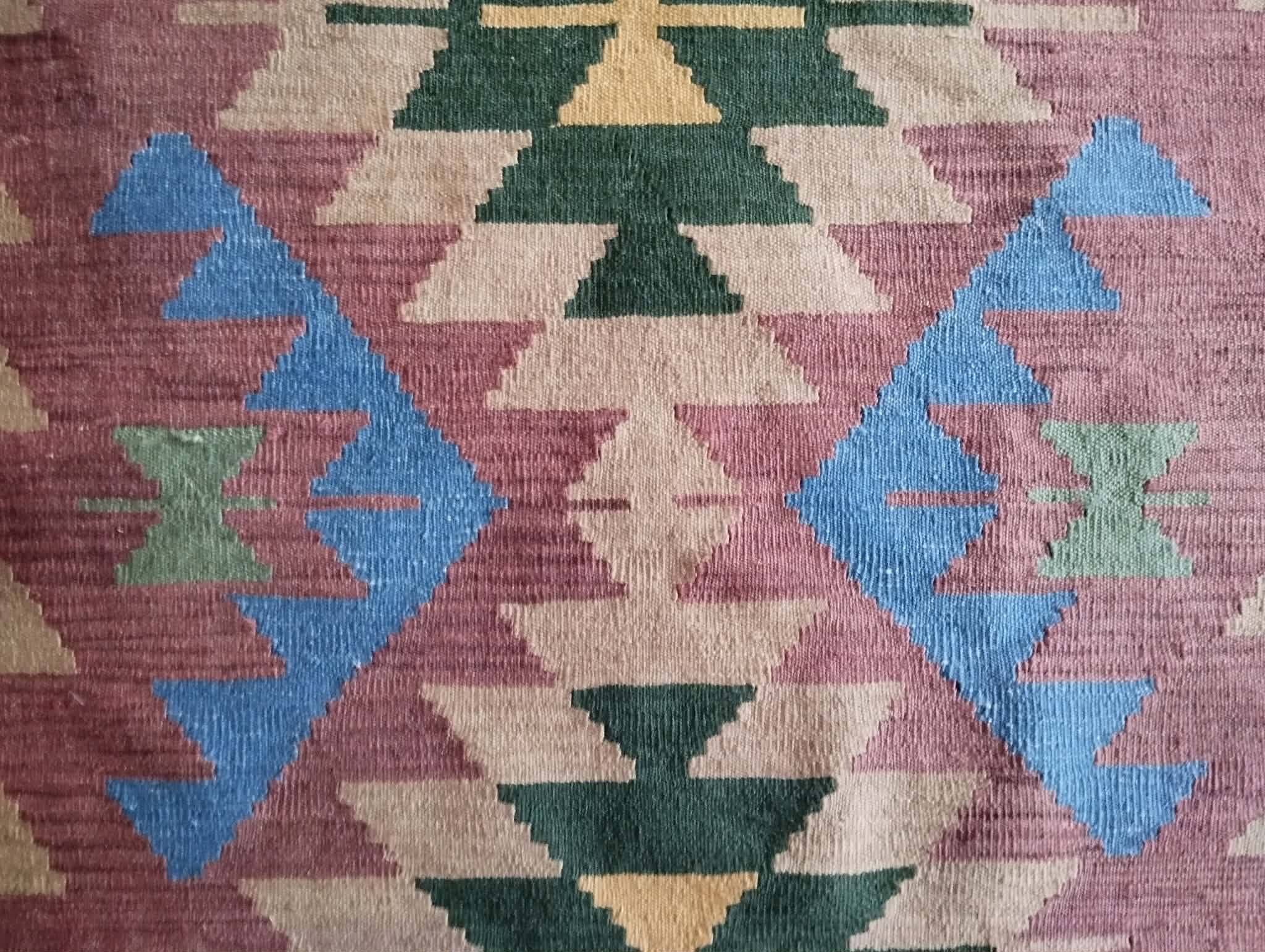 Handmade Persian Qashqai rug 165x115cm