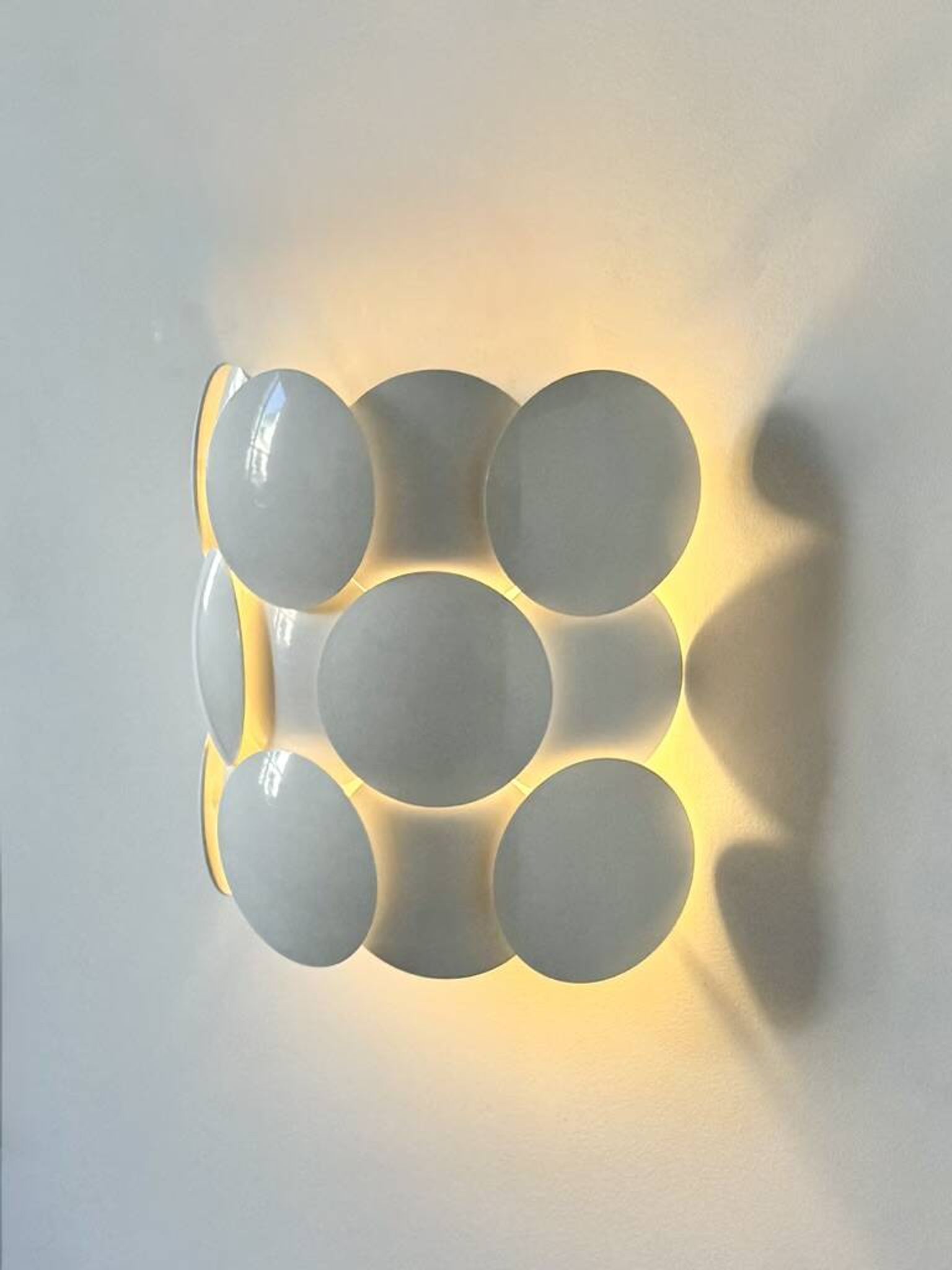 Vintage wall light in metal and white ABS, France, 1980.