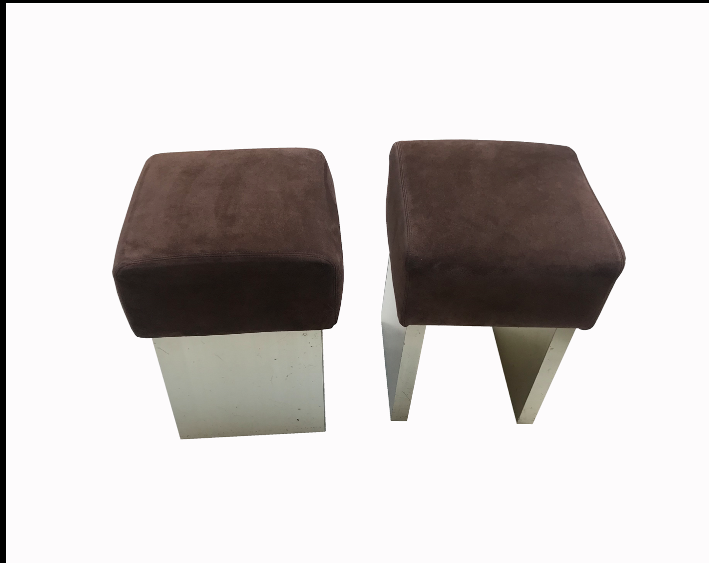 Pair of square seats made of chocolate velvet calf
