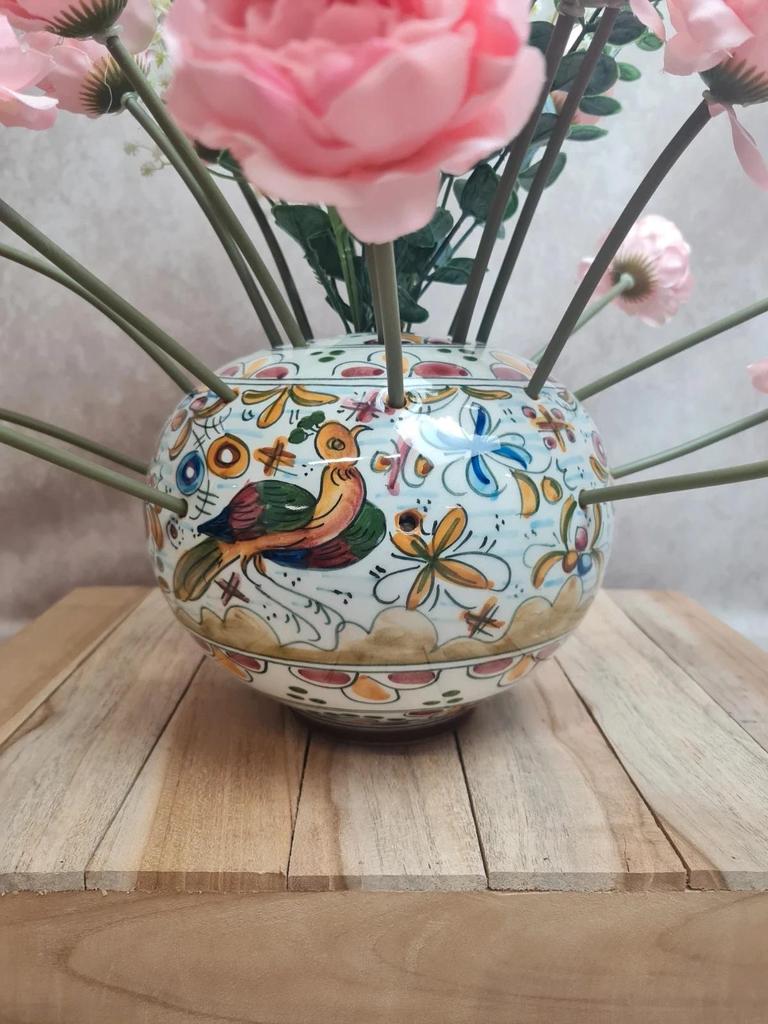Pic-fleurs ancien en faïence décor main – oiseau & décor polychrome