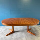 Baumann round extensible table with extensions