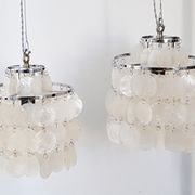 Lustre en nacre édition 1960 vintage (8 lustres disponibles!)
