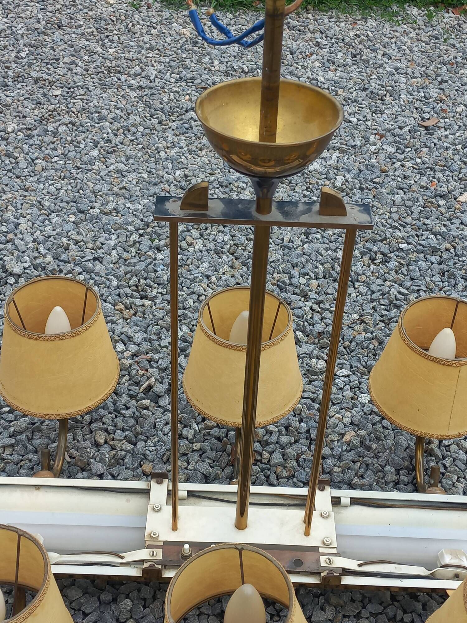 Vintage chandelier in gilded brass, chromed metal and plexiglass from the 1950s