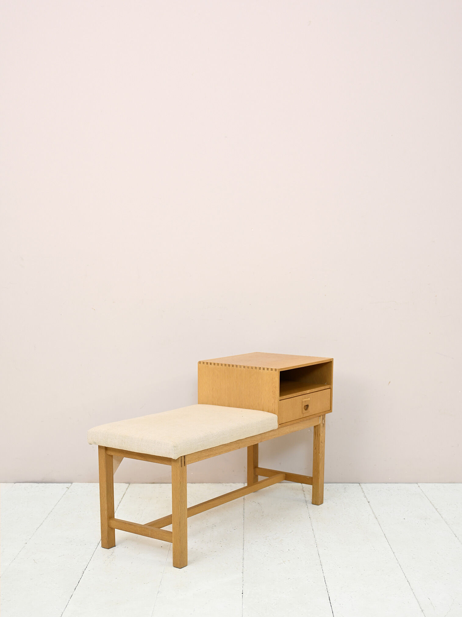 Oak 'gossip chair' bench