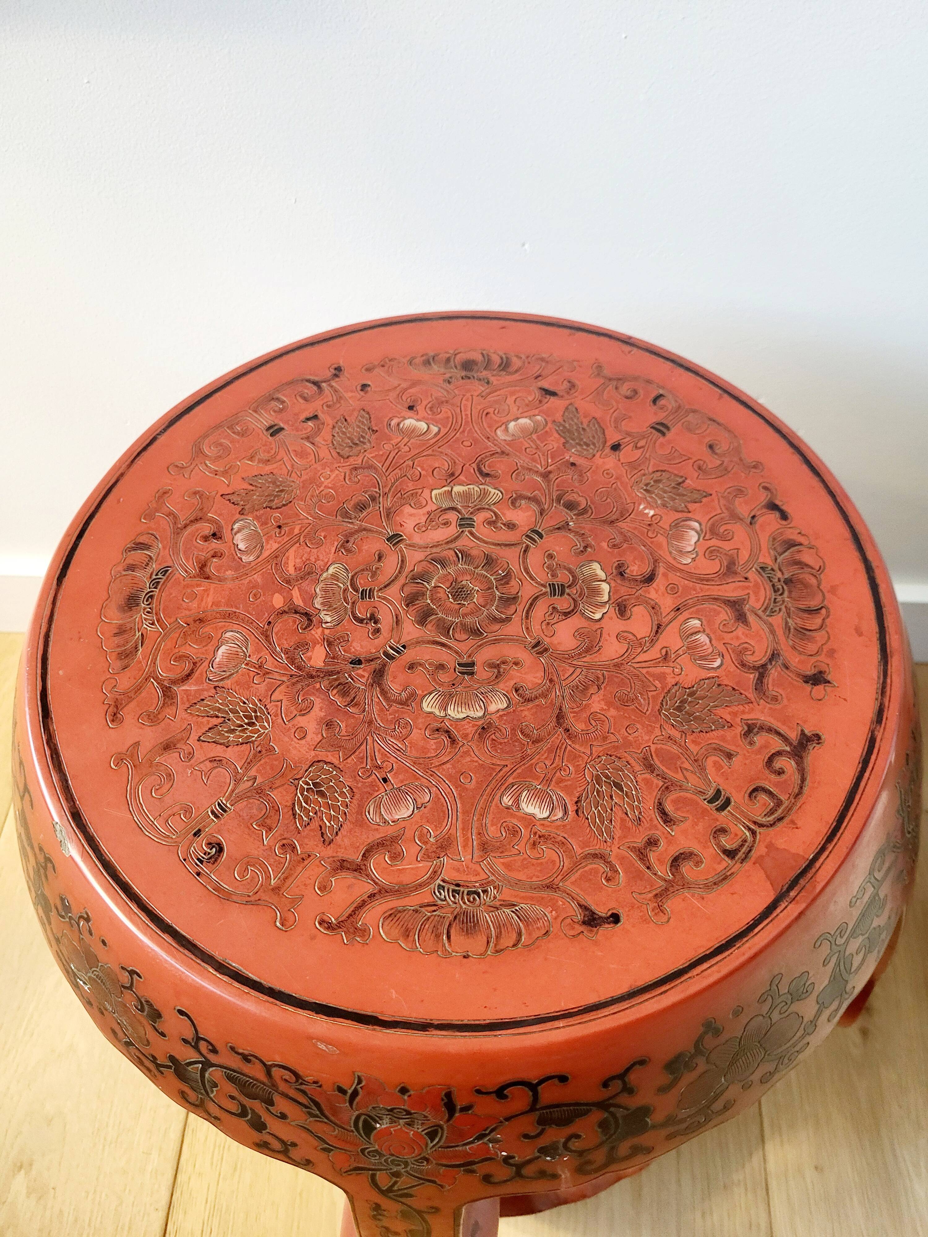 Tabouret, table d'appoint en bois laqué rouge, Chine