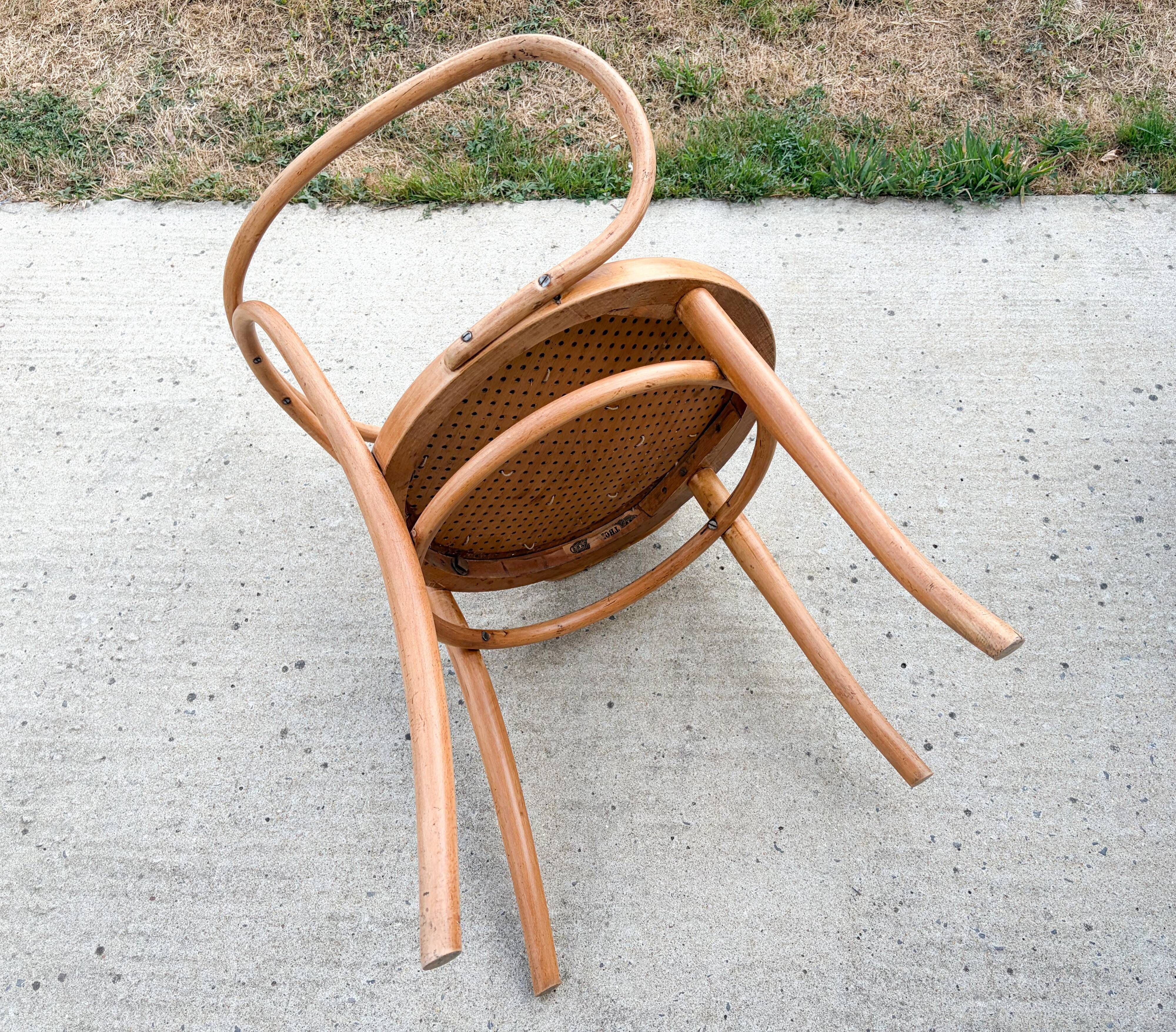 Fauteuil en bois courbé , 209 de Thonet , dit Le Corbusier , 1900'