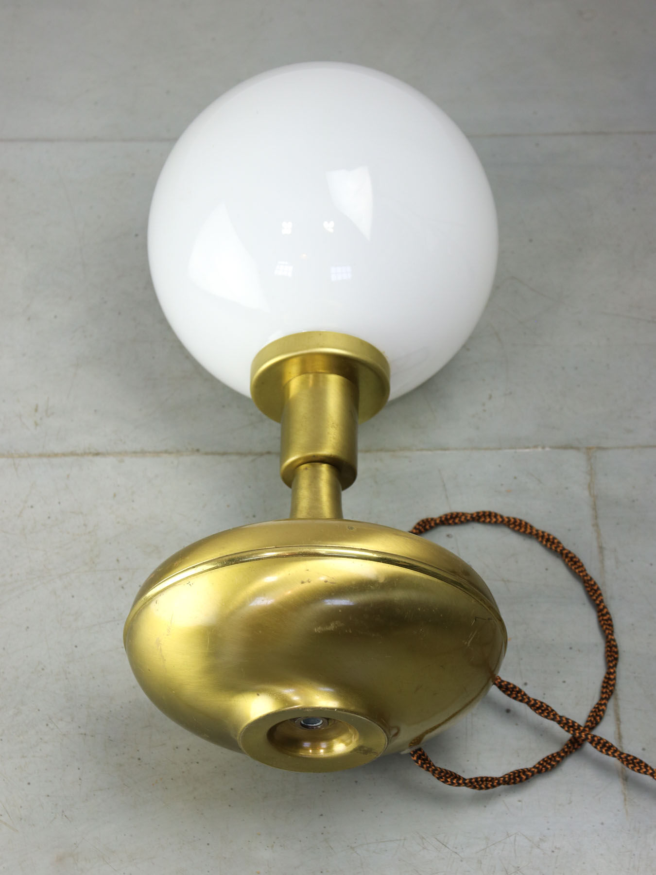 Italian mid-century modern brass & opaline glass table lamp