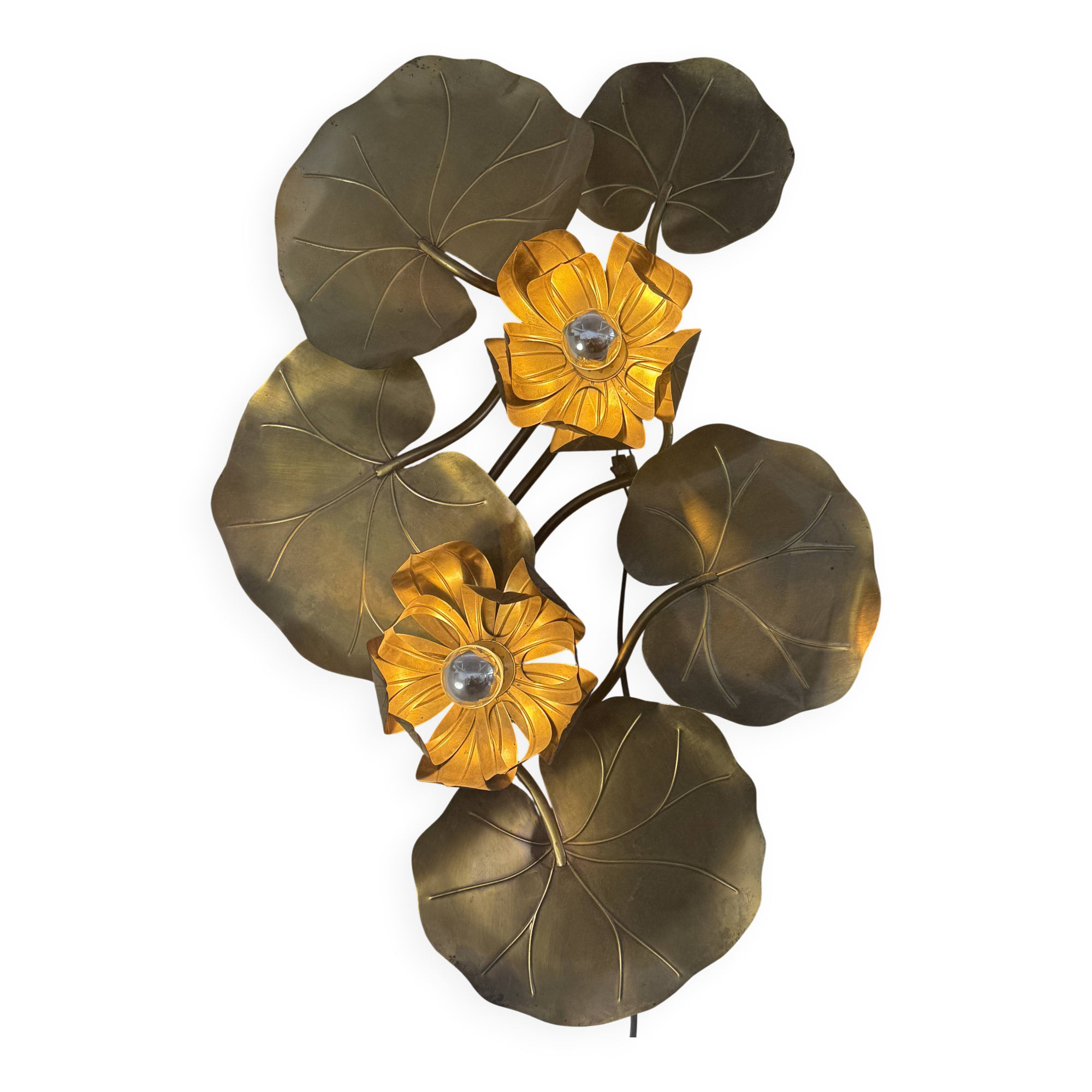 Large lily pad ceiling light in gilded brass Hollywood Regency — 7 lights — 1970