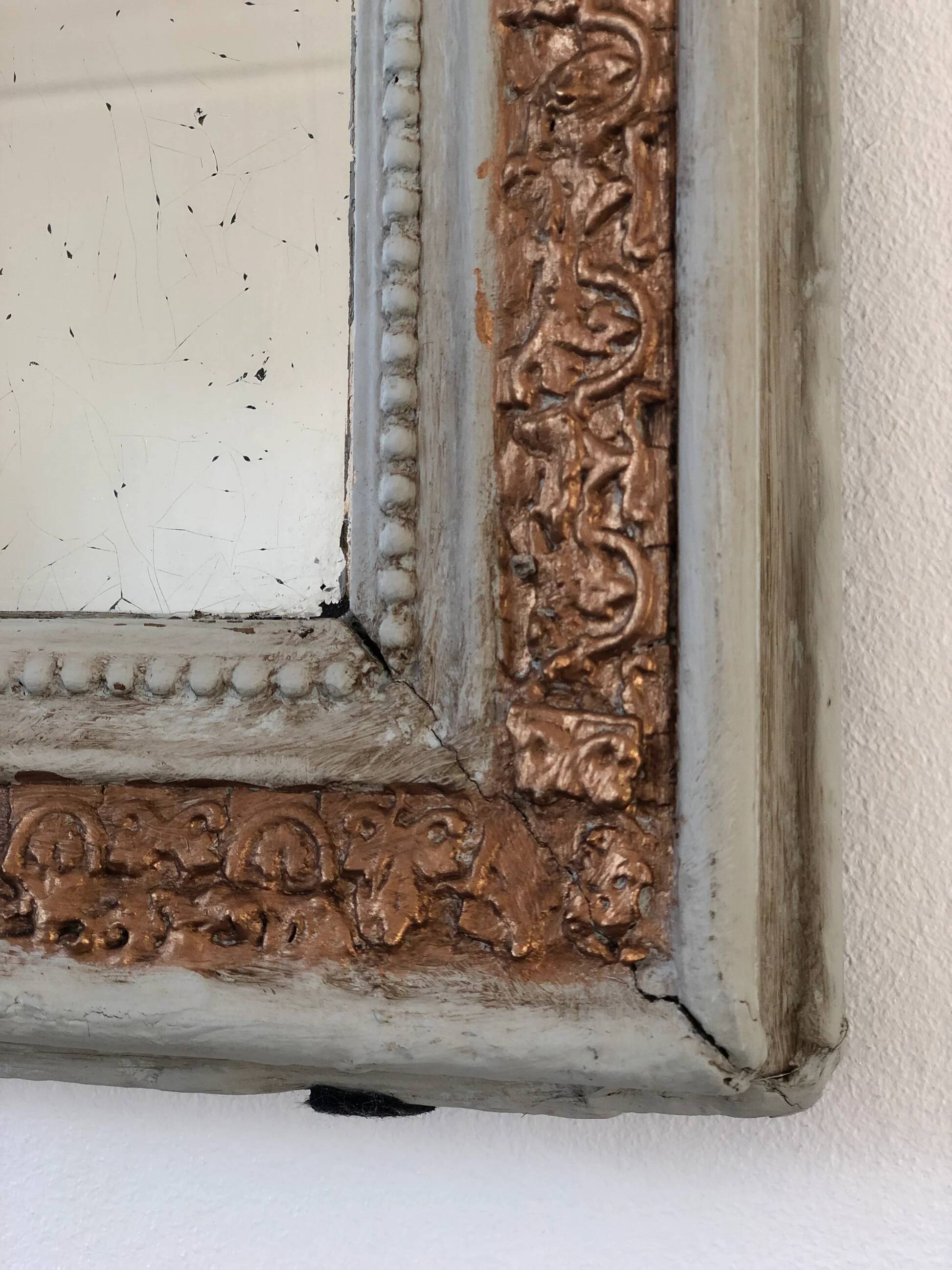 Miroir antique français Louis Philippe – crème et or, fin du 19e siècle