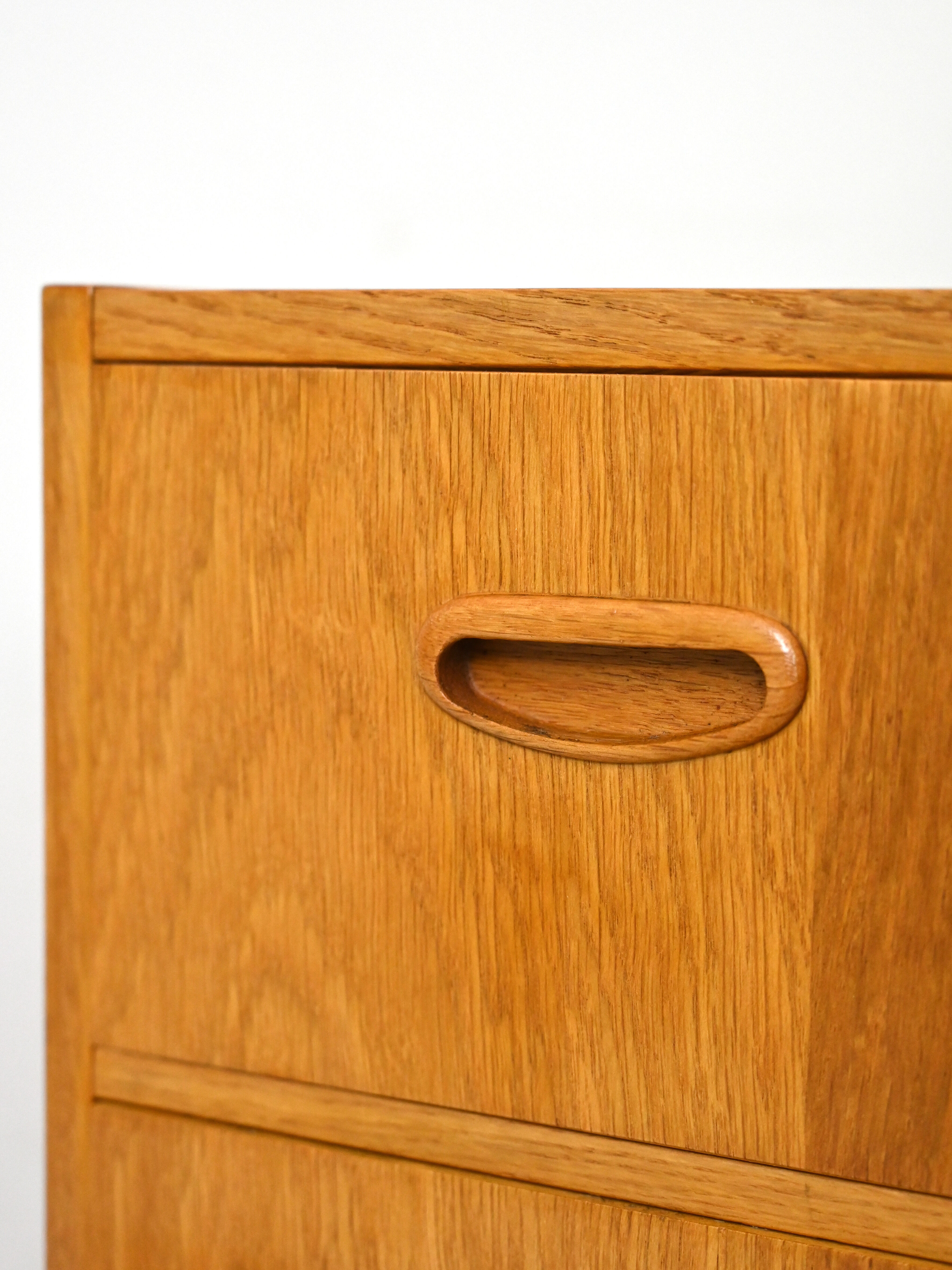 Commode en chêne scandinave