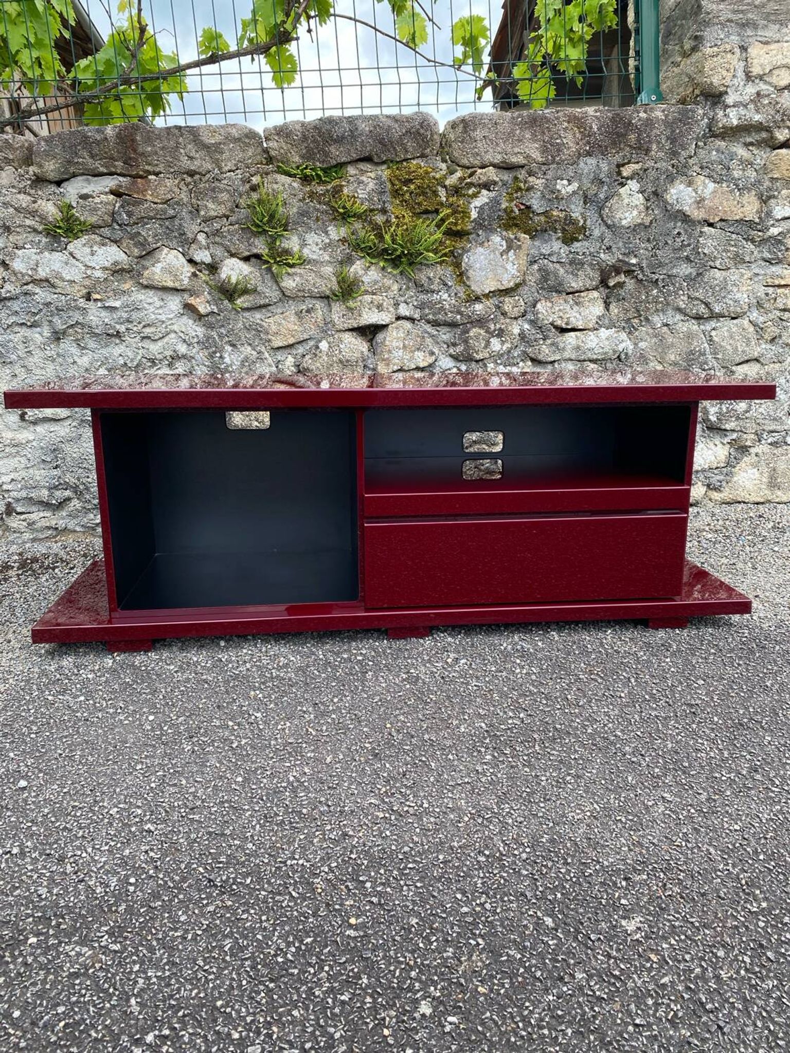 Rectangular plexiglass tv unit, burgundy, wine colour, david lange wine