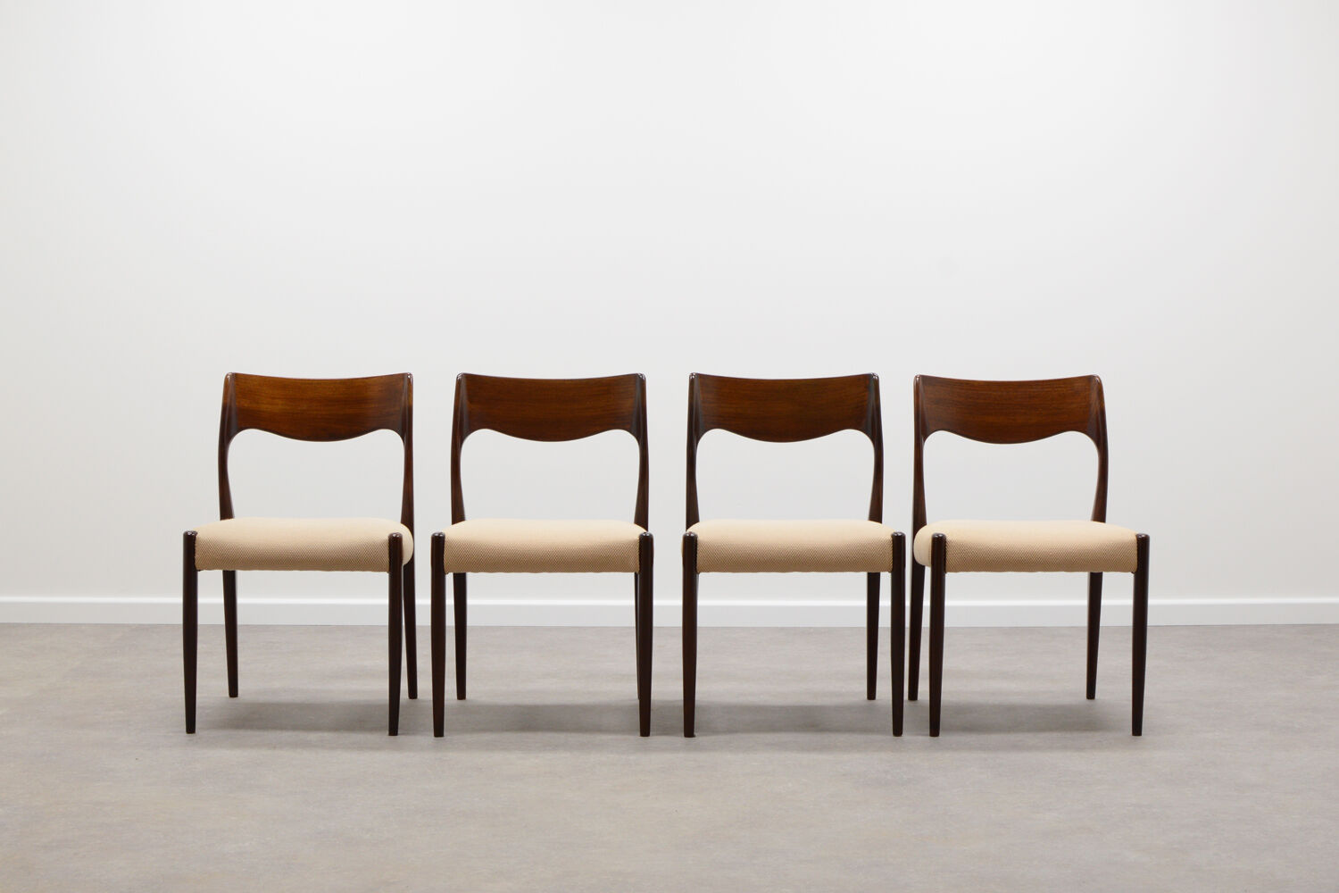 Set of 4 rosewood Fristho Franeker dining chairs