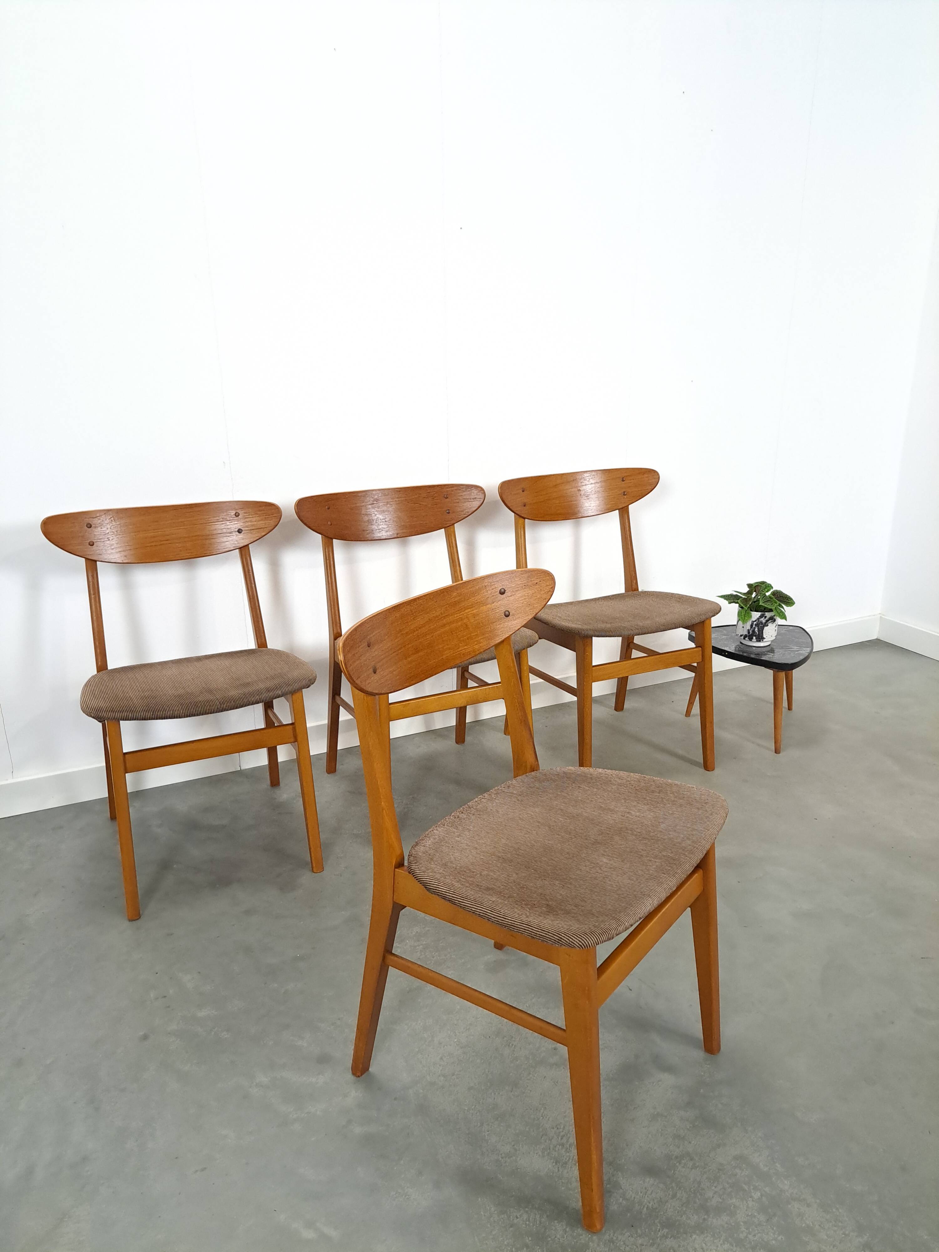 Set of 4 Deense teak Farstrup Møbler Model 210 eetkamerstoelen, dining