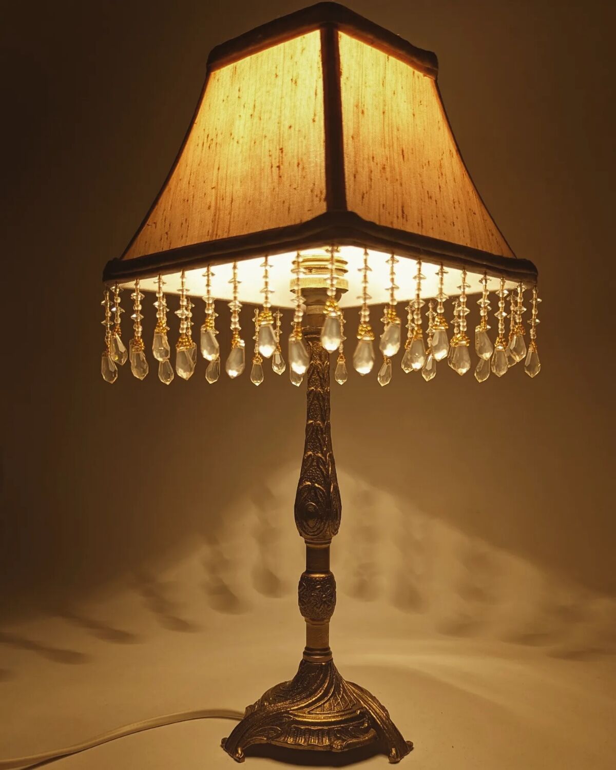 Lampe vintage or et pampilles