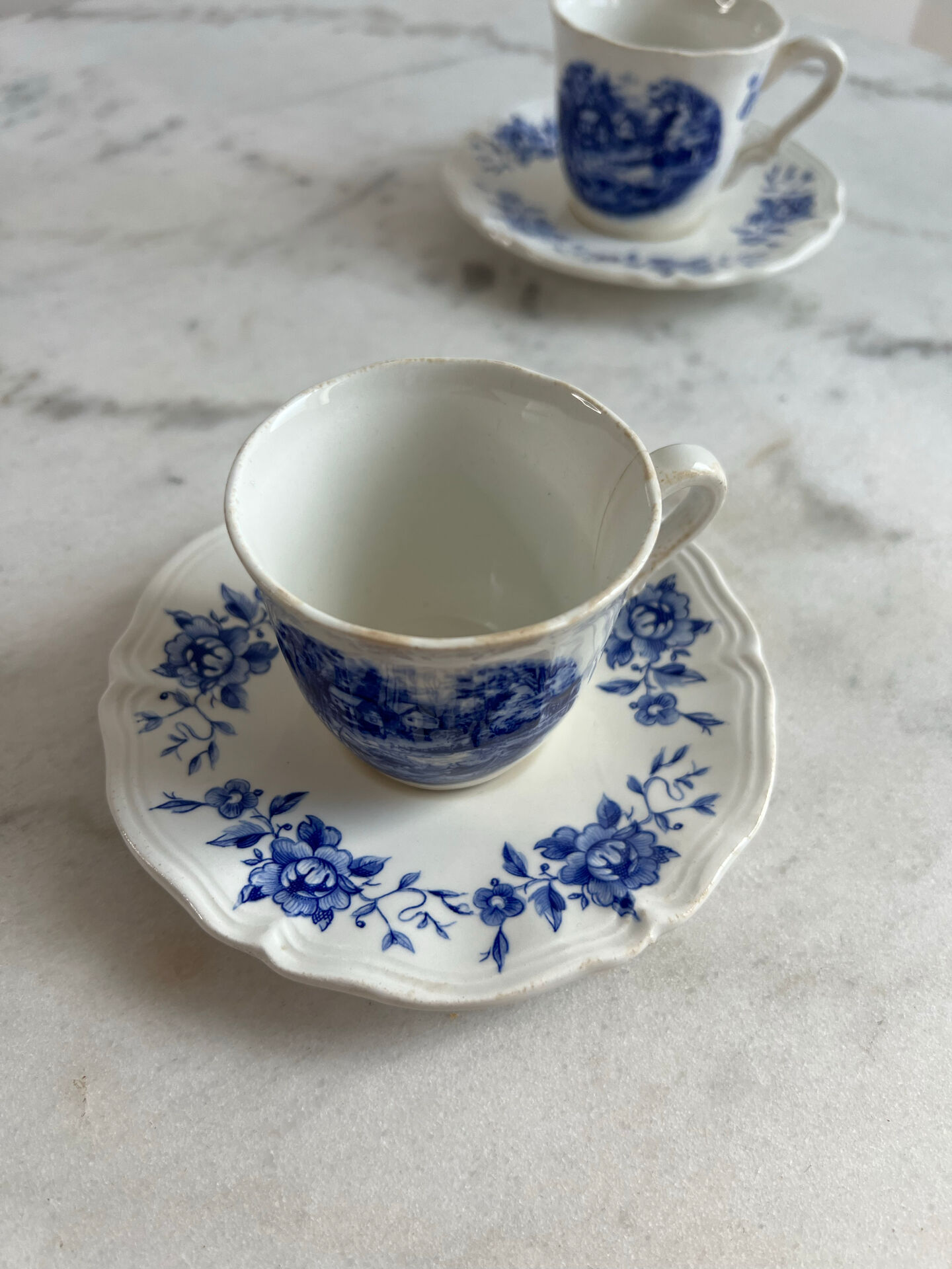 Set of 2 Sarreguemines mugs