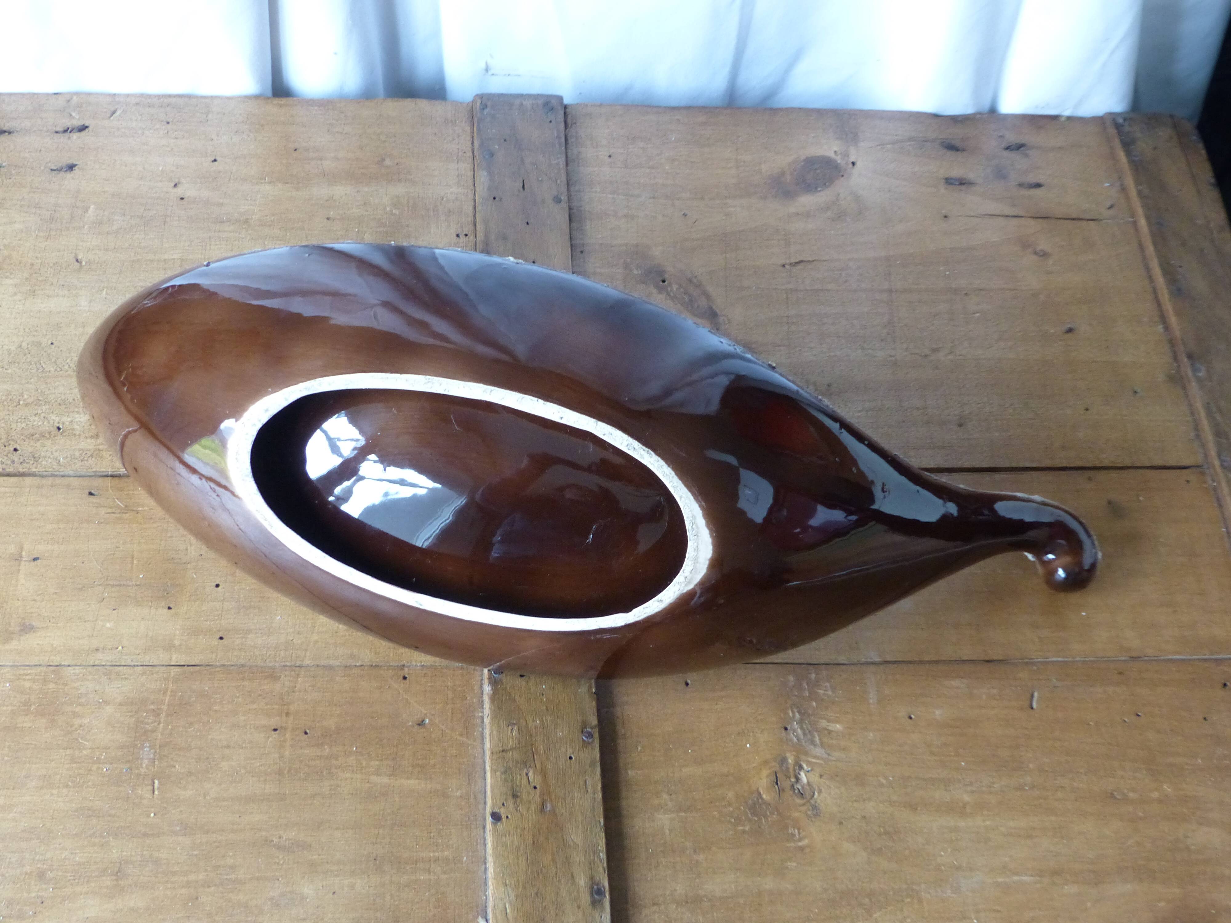 Vintage fruit bowl, butterfly decoration.