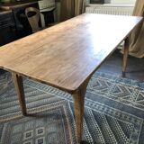 Farm table