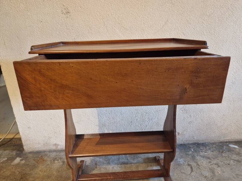 Nightstand or reading table in walnut from the Louis Philippe period, 19th century.