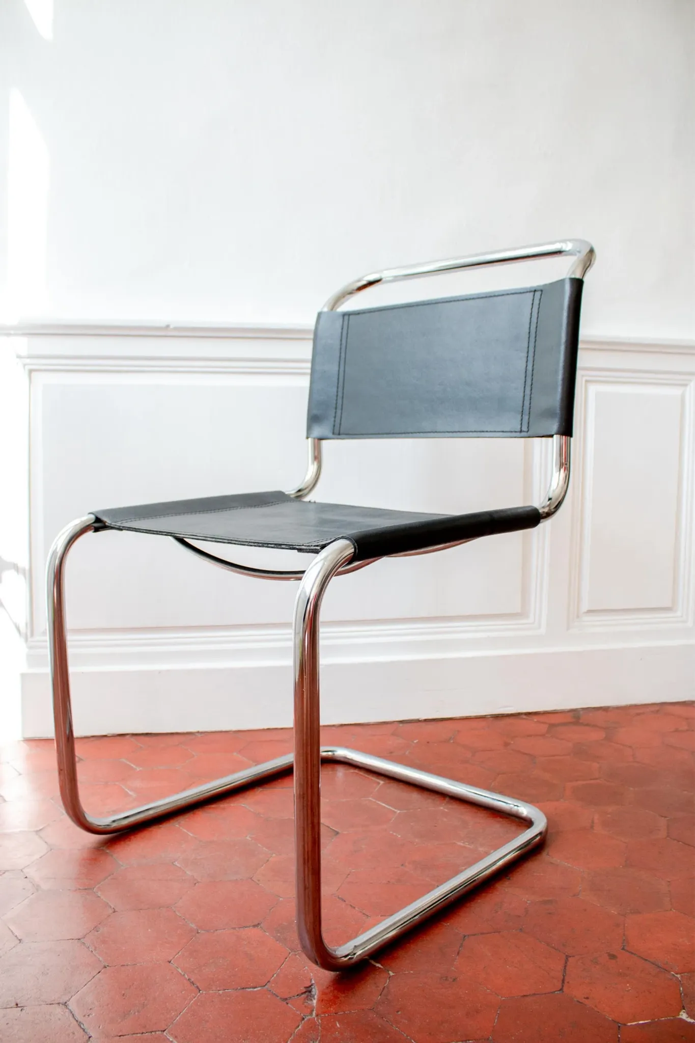 Vintage cantilever chair S33 after Mart Stam, black leather and steel.