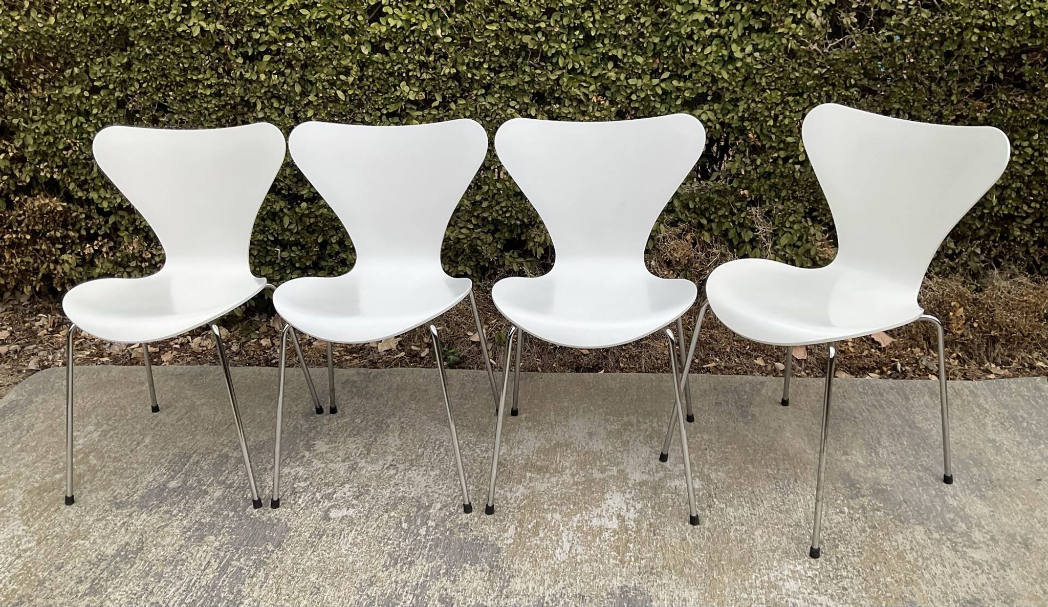 Set of 4 3107 chairs by Arne Jacobsen for Fritz Hansen