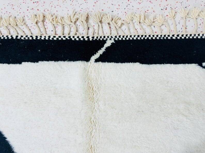 Handmade Beni Ourain Rug: Black & White Moroccan Wool Carpet 150/250cm