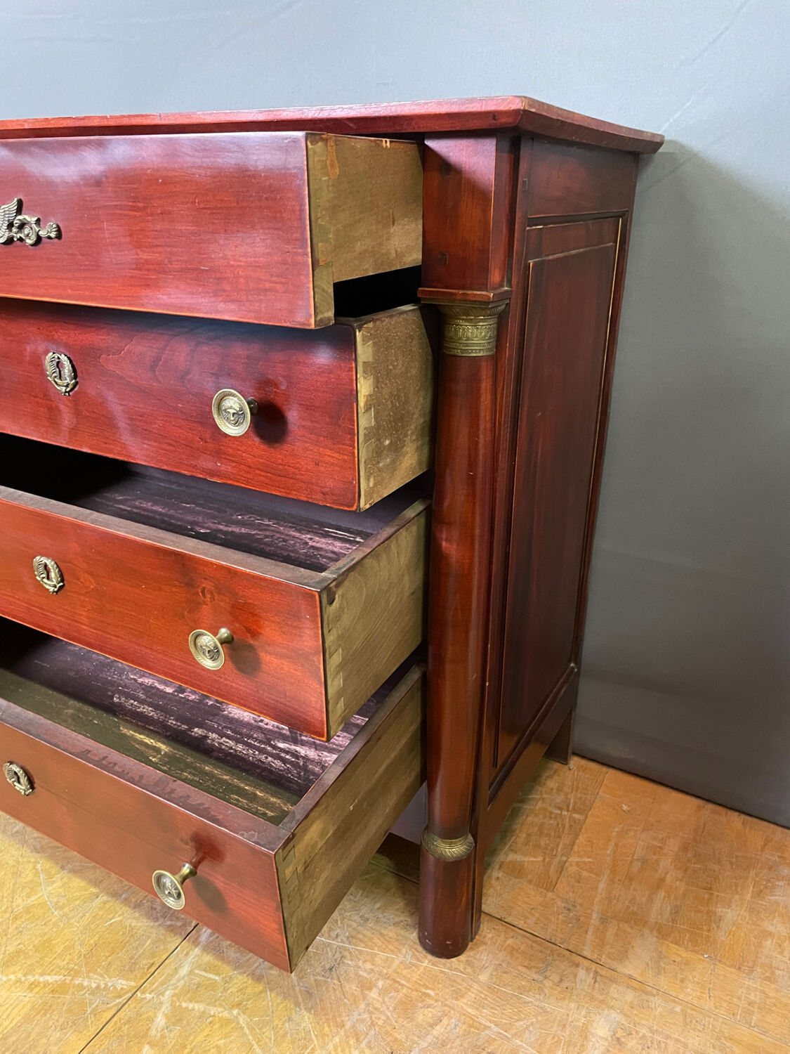 Commode de Style Empire à colonnes détachées