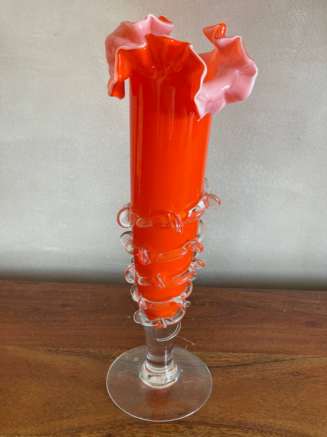Corolla single-flower vase