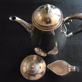 Georg Jensen - Johan Rohde - Three-piece silver coffee service 'Pattern Cosmos Pattern'