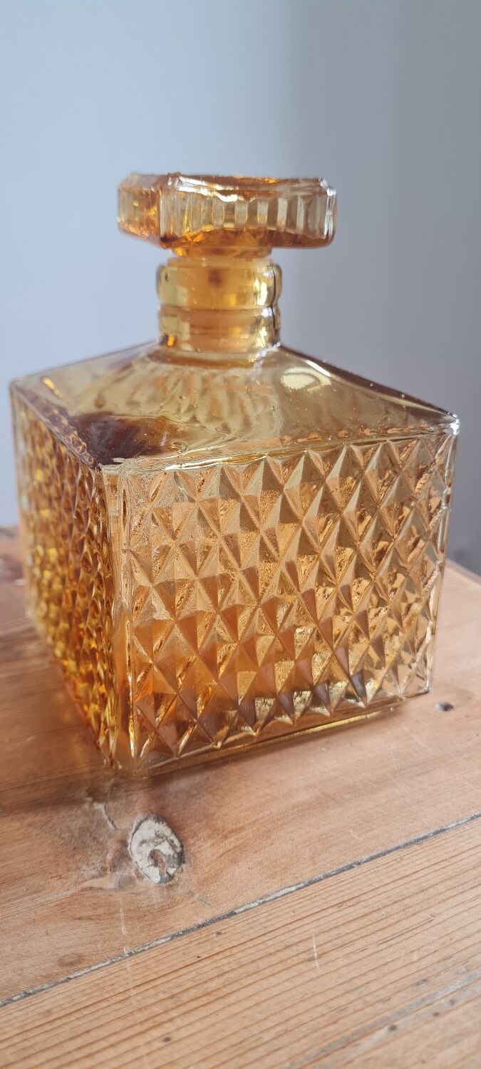 Carafe or amber glass bottle