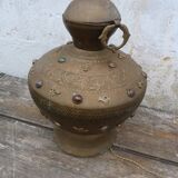Pot in hammered copper and natural stones mounted in lamp india asia