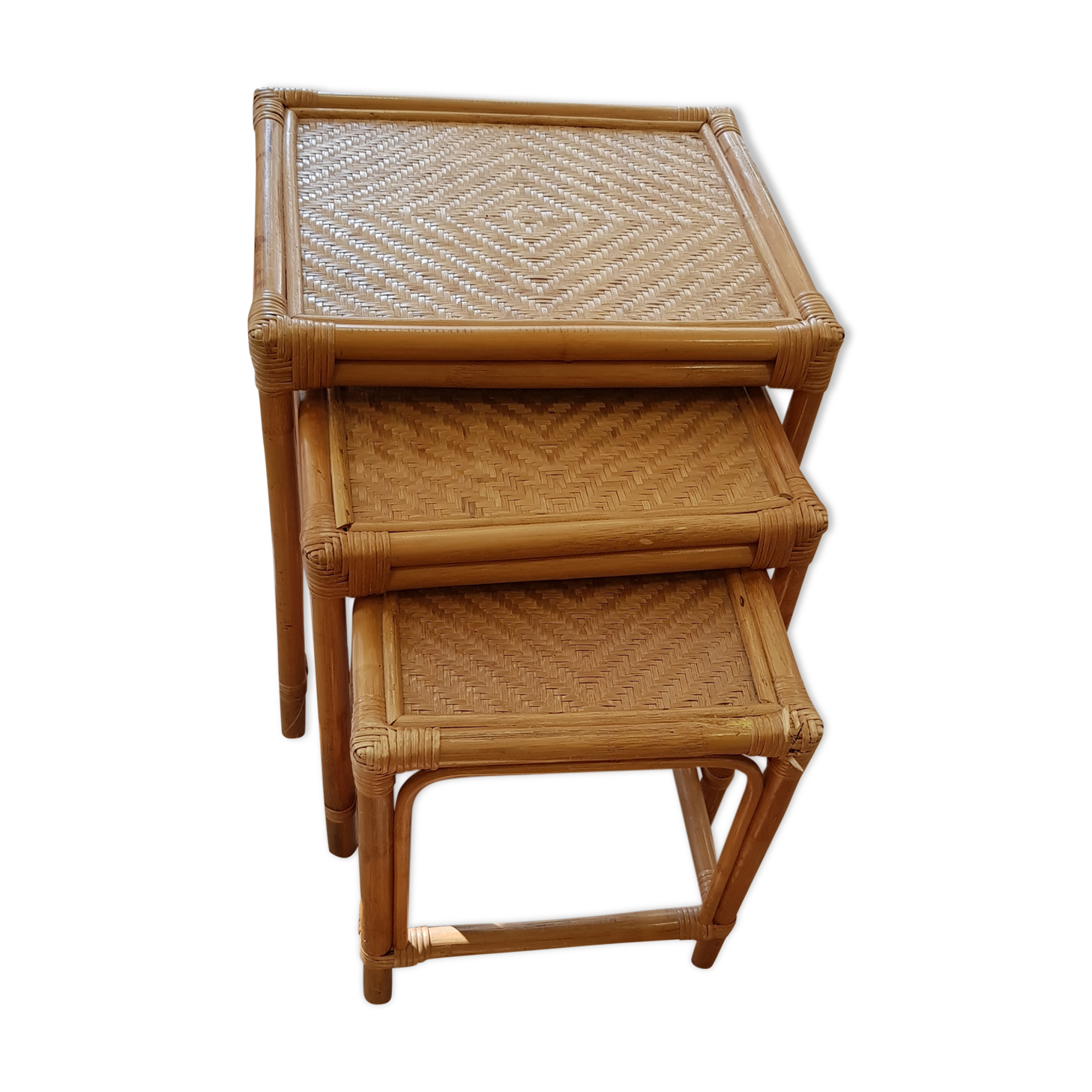 Pull-out tables in rattan