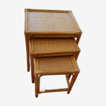 Pull-out tables in rattan