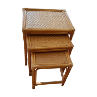 Tables gigognes en rotin