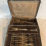 Ancienne ménagère de couteaux et service a salade XX siècle
