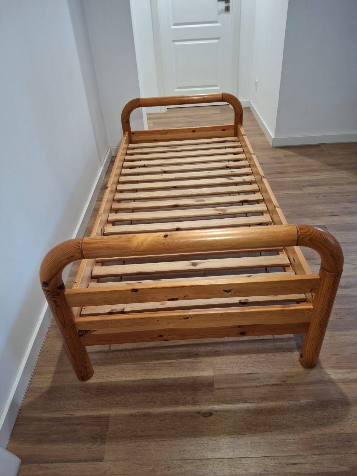 Single Pine Bed, Scandinavia