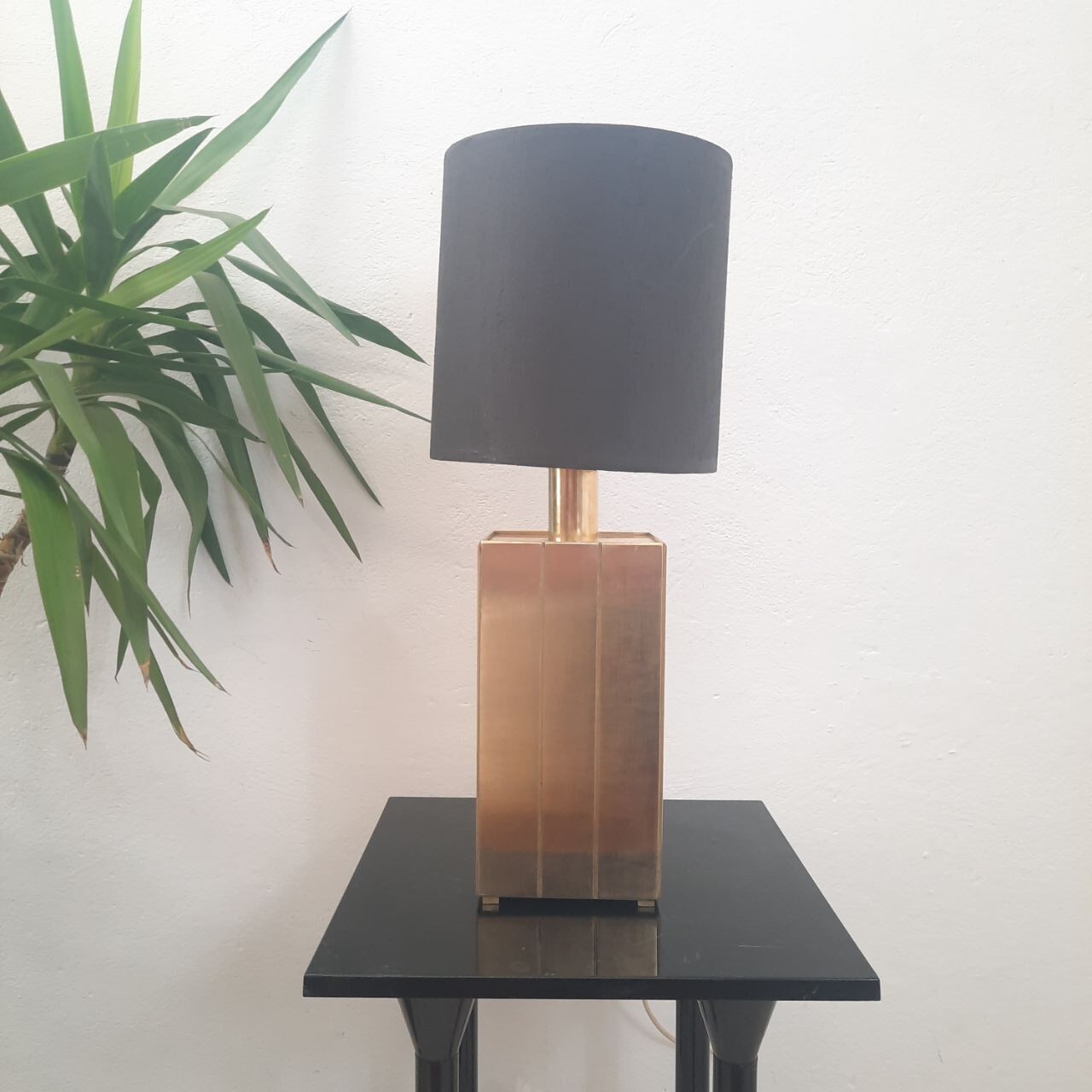 Table lamp - brass - vintage.