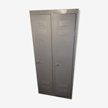 Locker with 2 metal lockers