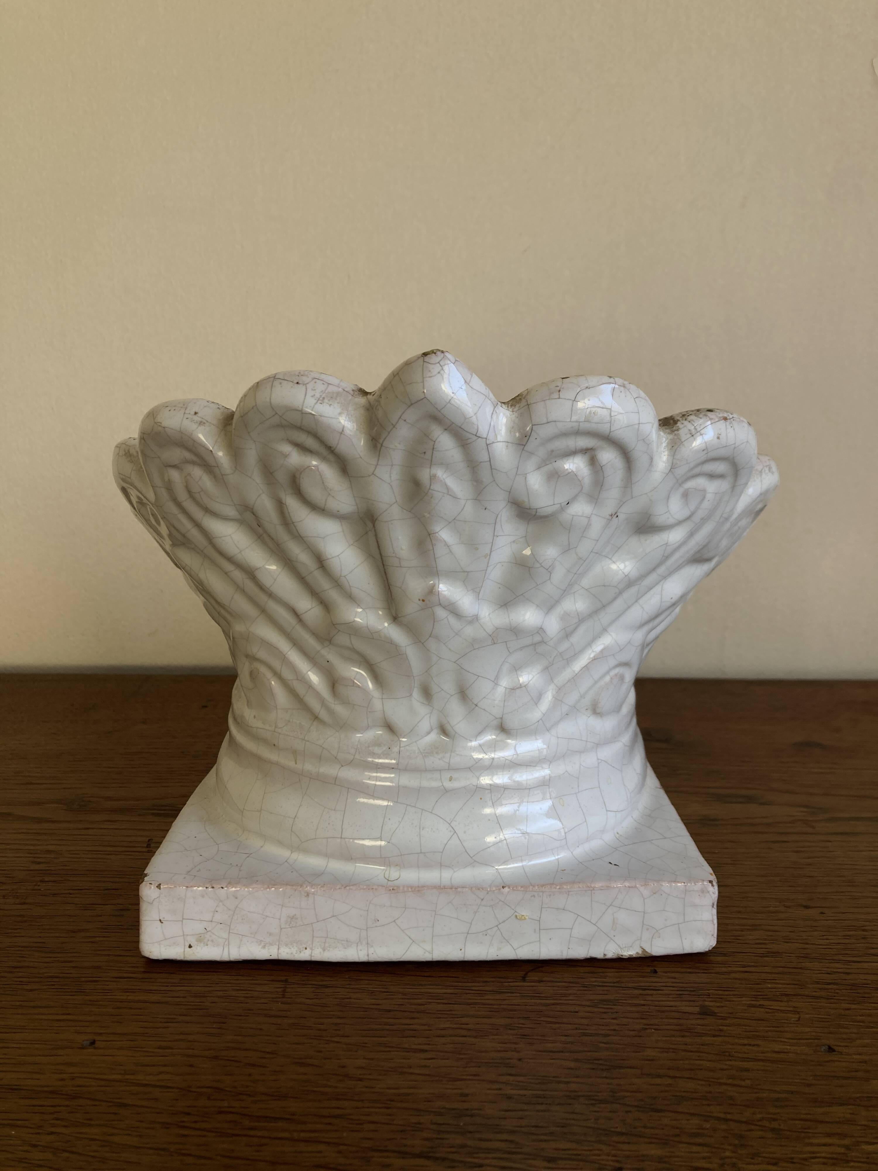 Neoclassical cachepot, mid-19th century, acanthus leaves, terracotta capital