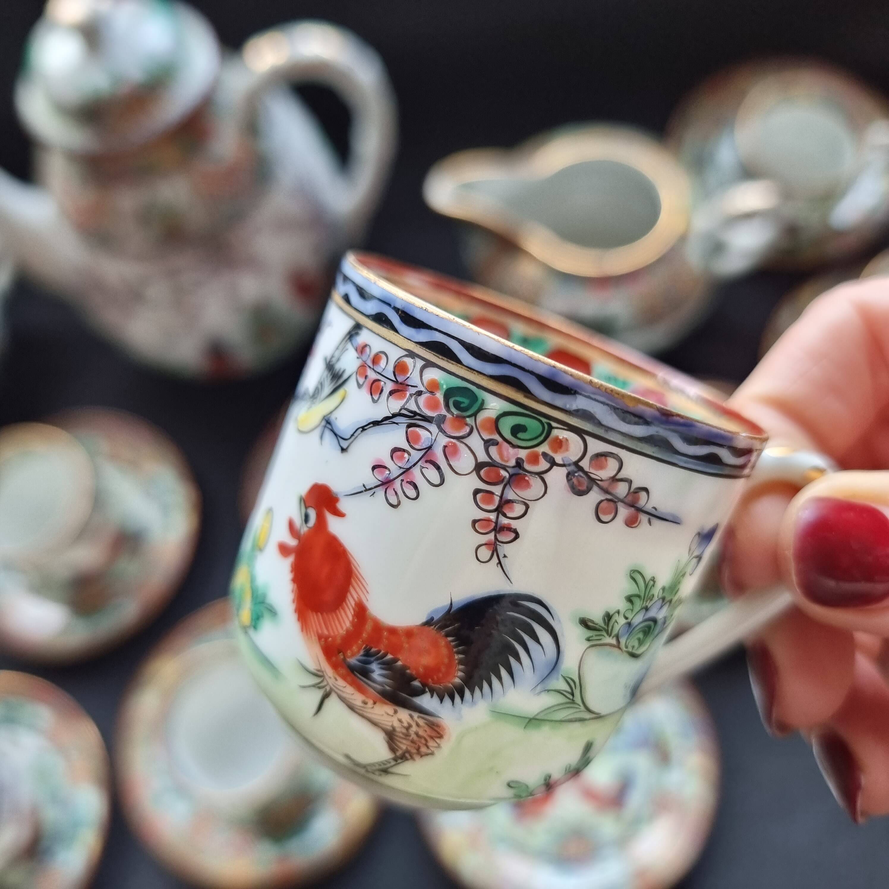 Exclusive vintage treasure: 26-piece Macau porcelain coffee service