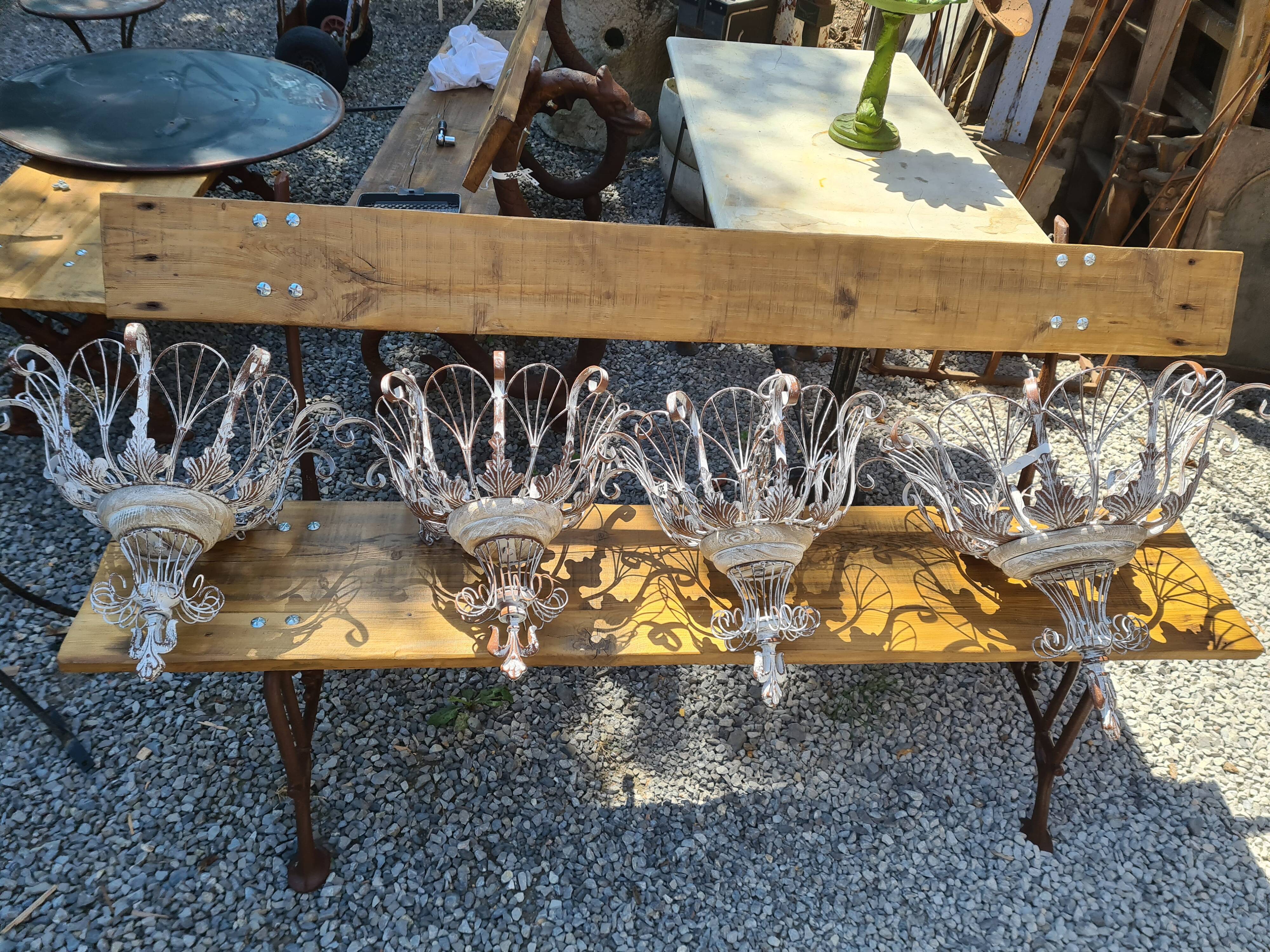 Suspensions for iron flowers