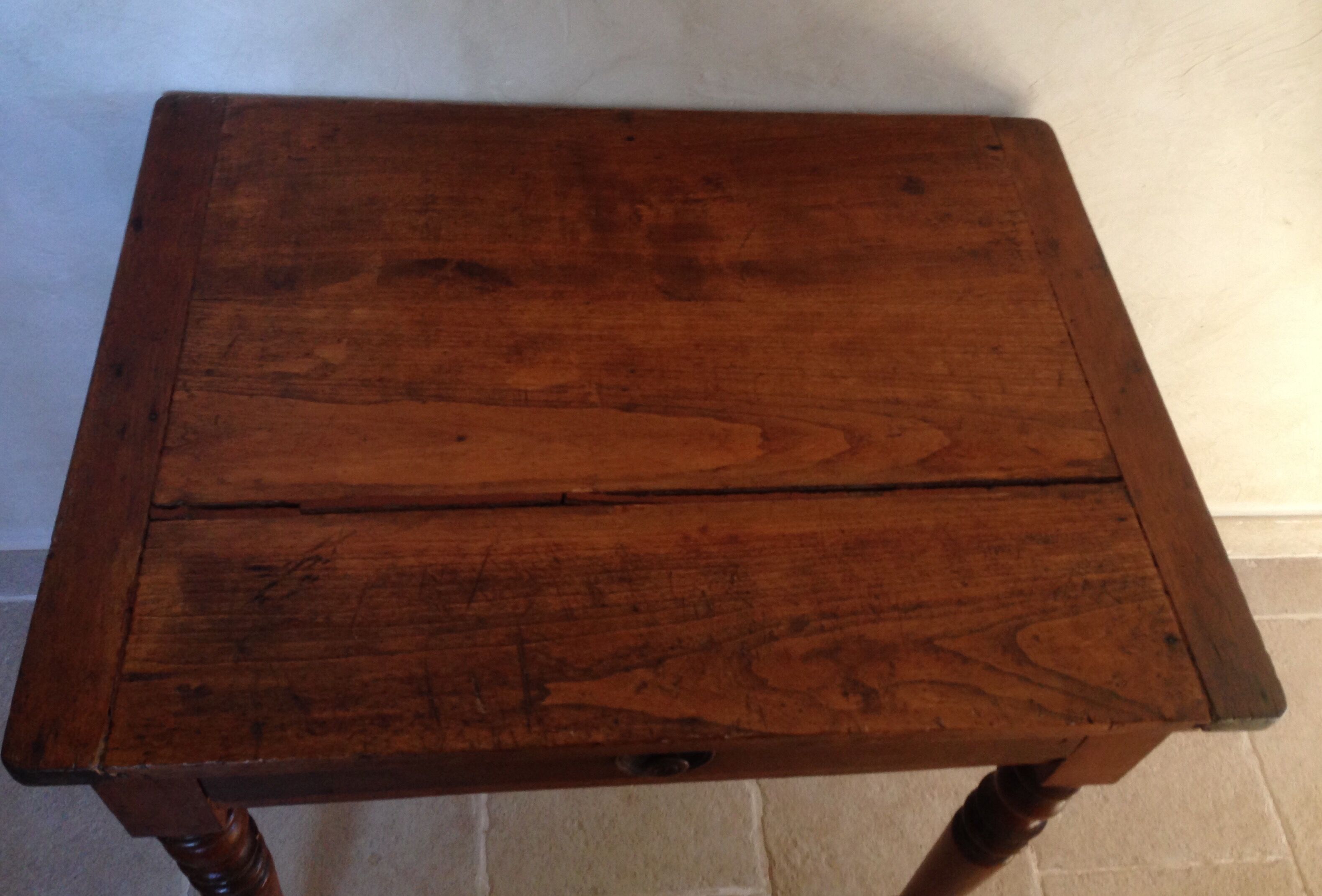 Table d'appoint pieds en bois tourné