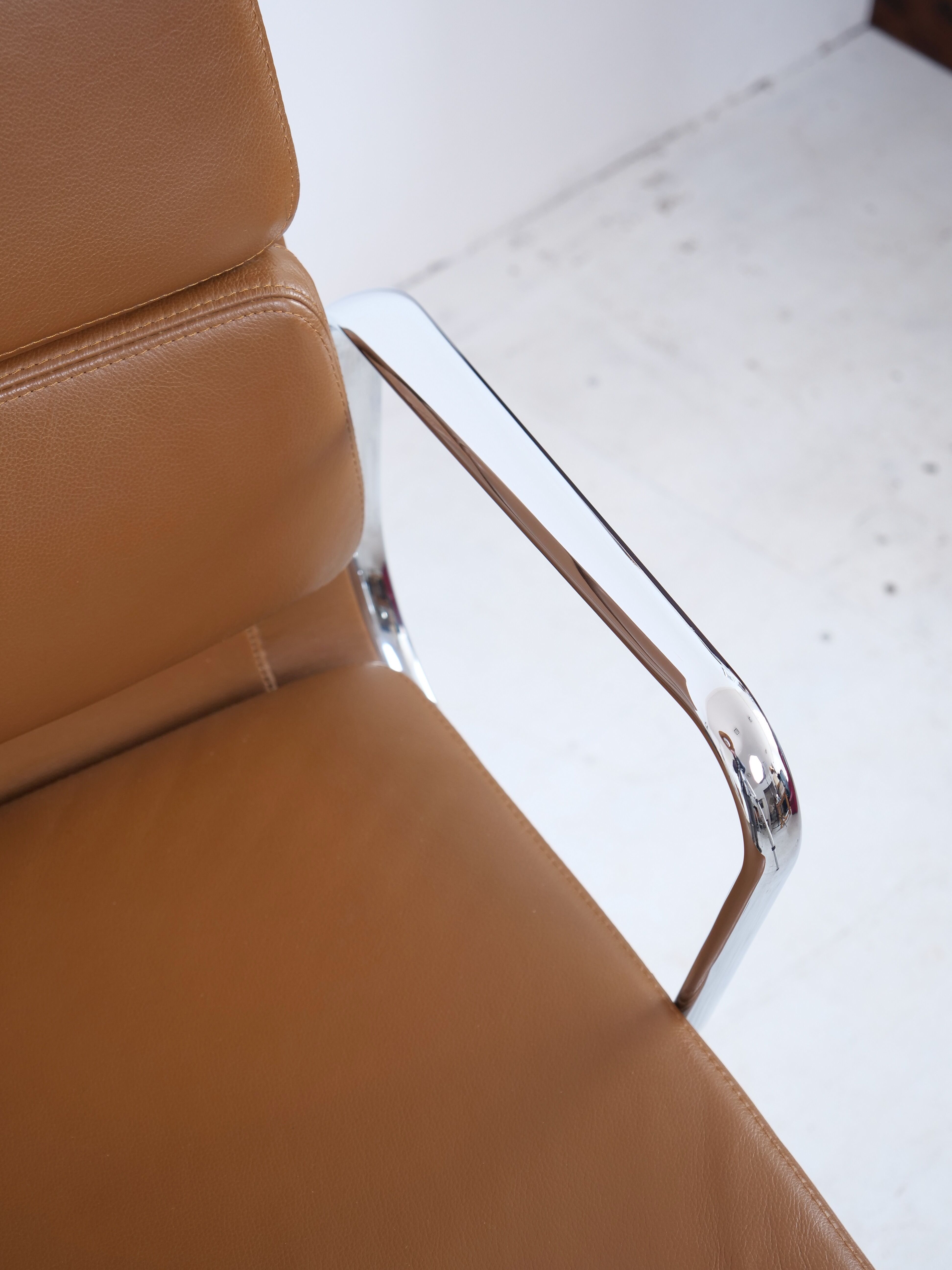 Eames EA 219 Vitra leather office chair