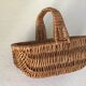 Panier osier fillette vintage